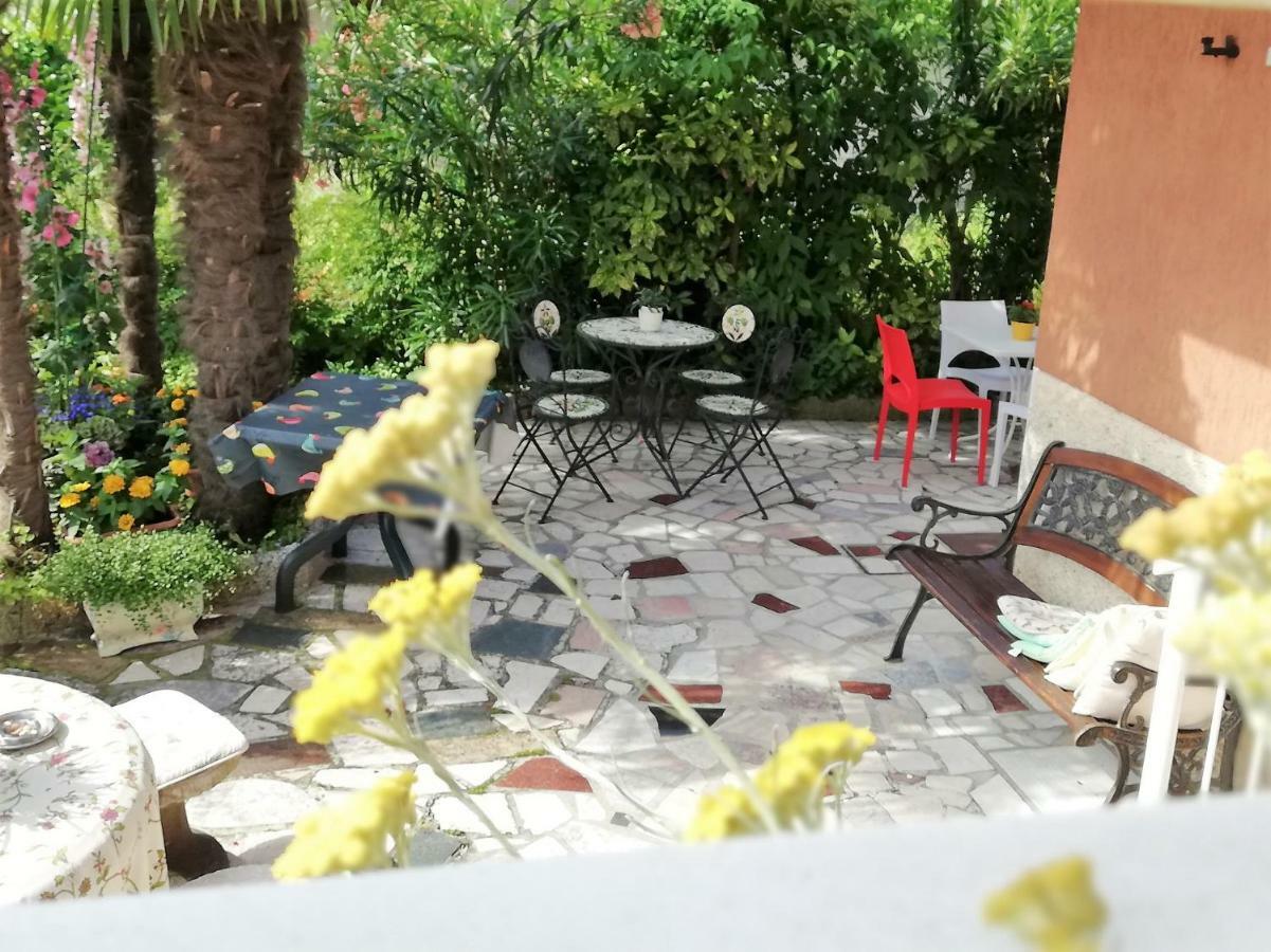 Casapatrizia B&B Sirmione Eksteriør bilde
